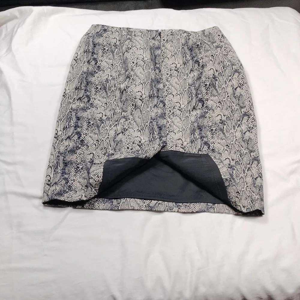 Talbot's women's faux snake skin skirt size 6